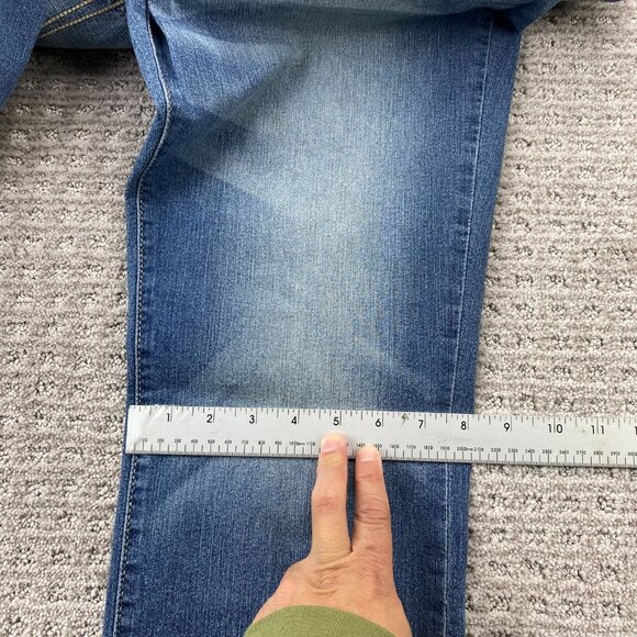Signature by Levi's Straus Modern Straight Women's Jeans Size 16M 33X32 Denim - Picture 13 of 14